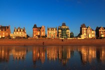 Франція, Сен-Мало, будинки на березі. — стокове фото