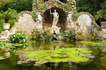 Europa, Croacia, Dubrovnik Neretva shire, Costa dálmata, Trsteno, arboreto, fuente barroca - foto de stock