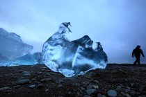 Iceland, chunks of ice on the shore of Jokussarlon — Stock Photo