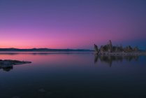 Formazioni tufacee a Mono Lake al tramonto, California, USA — Foto stock