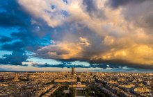 France, Paris, vue depuis la Tour Eiffel (Champ de Mars et tour Montparnasse)) — Photo de stock