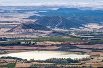 Spanien, Autonome Gemeinschaft Aragon, Provinz Huesca, landwirtschaftliche Ebene Loarre, Stausee Sotonera — Stockfoto