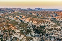 Turkey, Greme National Park and the rock sites of Cappadocia, tuff cones and city of Greme (UNESCO World Heritage) — Stock Photo