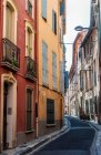 Frankreich, Okzitanien, Östliche Pyrenäen, Perpignan, die Main de Fer Straße im historischen Zentrum — Stockfoto