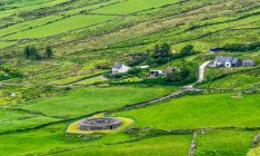 Republic of Ireland, County Kerry, Iveragh Paninsula, Ring of Kerry, Staigue Ringfort seen from the Coomakista Pass — Stock Photo