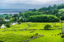 República de Irlanda, Condado de Kerry, Panínsula de Iveragh, Anillo de Kerry, vida rural junto al mar - foto de stock