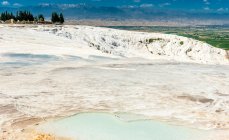 Turkey, Aegean region, Pamukkale (cotton castle) (tuffaceous site formed by mineralized sources of hot water) — Stock Photo