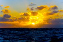 Europa, Mar Mediterráneo, puesta del sol - foto de stock