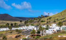 Espagne, Îles Canaries, Lanzarote, chapelle du village de Caleta de Famara — Photo de stock