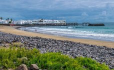 Espanha, Ilhas Canárias, Ilha Lanzarote, praia em Caleta de Famara — Fotografia de Stock