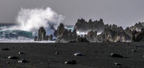España, Islas Canarias, Isla Lanzarote, tormenta en El Golfo - foto de stock