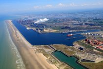 Francia, Norte, Dunkerque el puerto - foto de stock