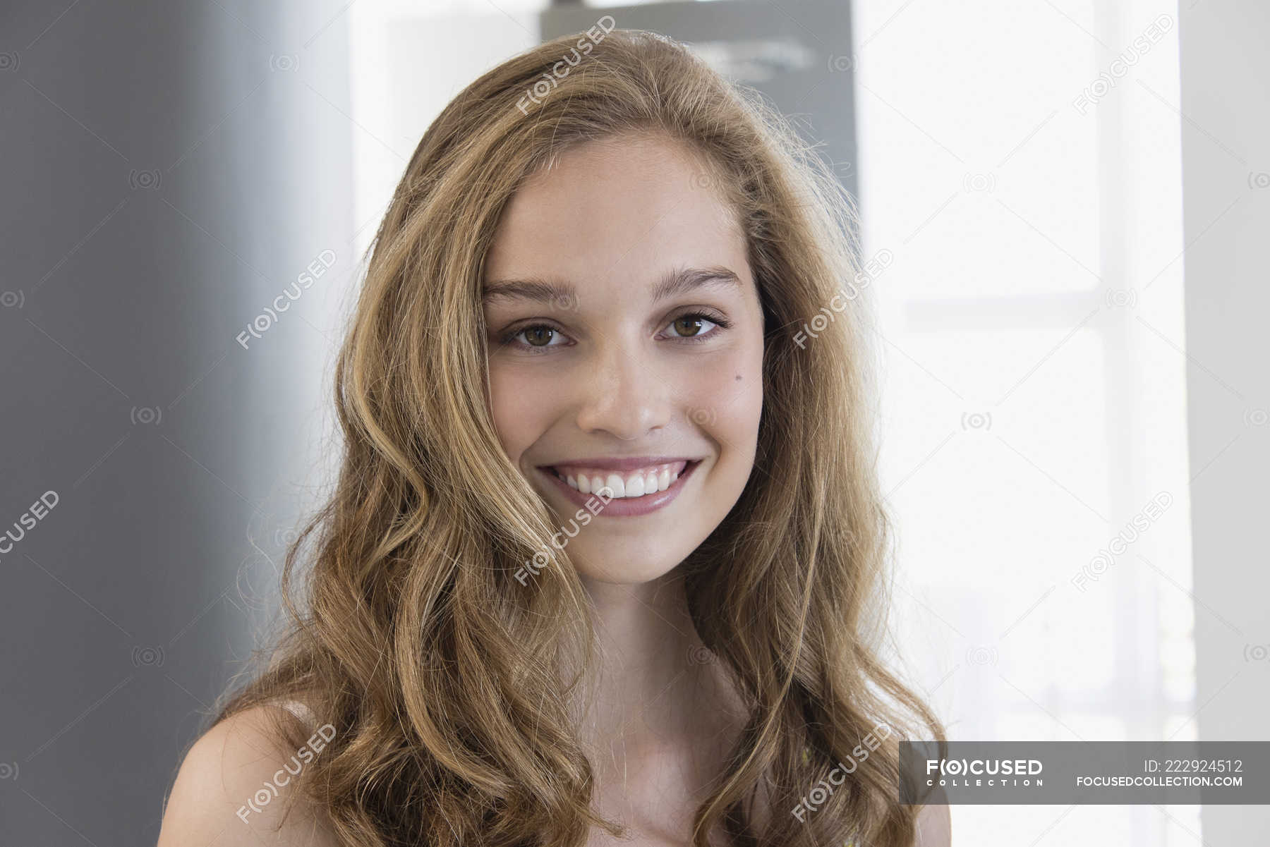 Blonde Teenage Girl Smiling - wide 2