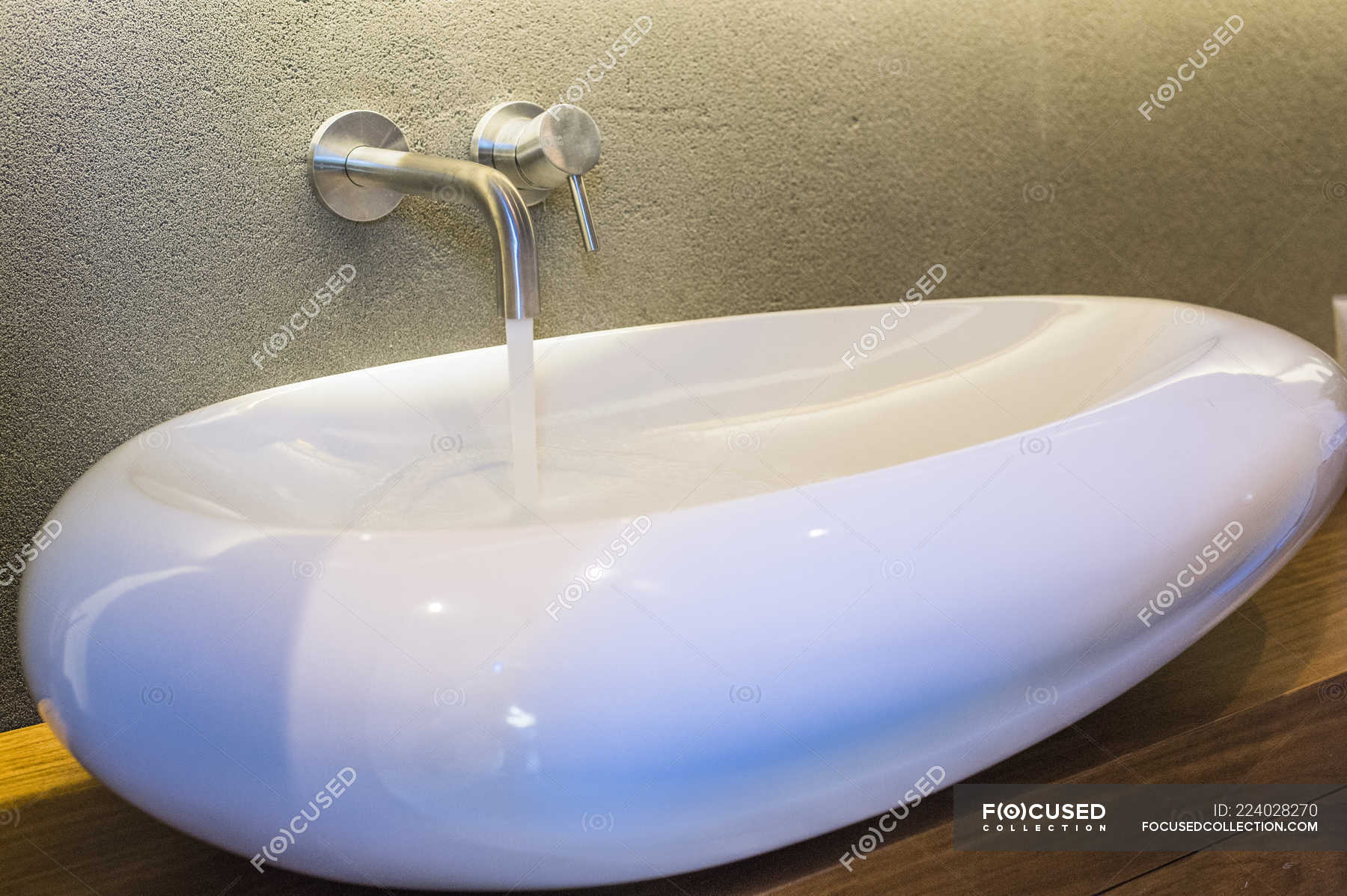 bathroom sink running water