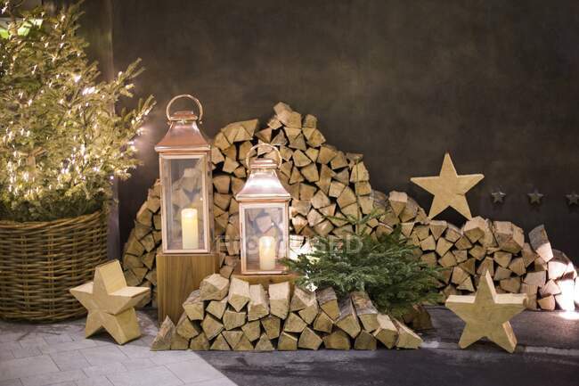 Décoration de Noël à l'hôtel Chetzeron, Crans-Montana, Alpes suisses, Suisse — Photo de stock