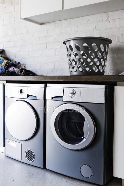 Interiores de uma lavanderia — Fotografia de Stock