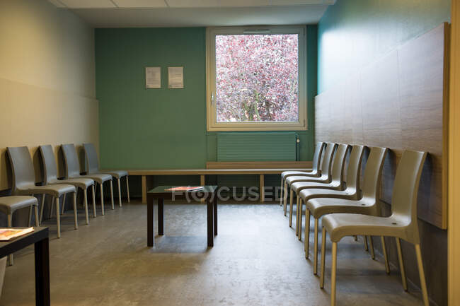 Sala d'attesa dell'ospedale vuota — Foto stock