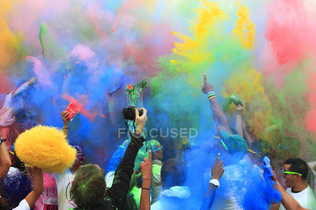 France, Northern France, Calais, Holi Run: a race where the participants wear white outfits when they start and end up covered in coloured powder. — Stock Photo