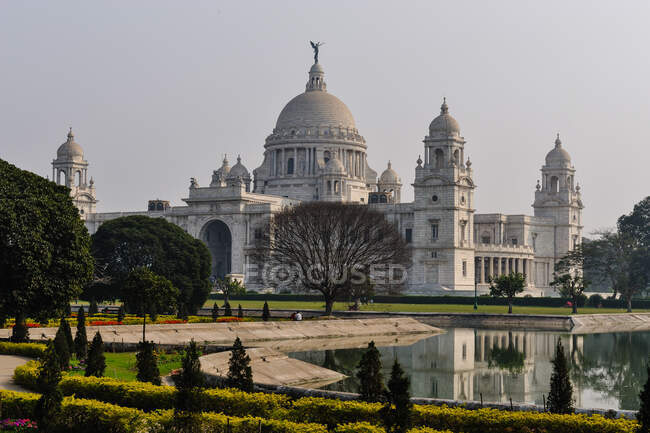 Inde, Kolkata, traversée de la rivière HooApproximativement, le Mémorial Victoria — Photo de stock