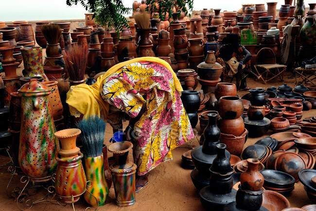 Afrique, Mali, Ségou, le long du fleuve Niger, artisanat pour les touristes — Photo de stock