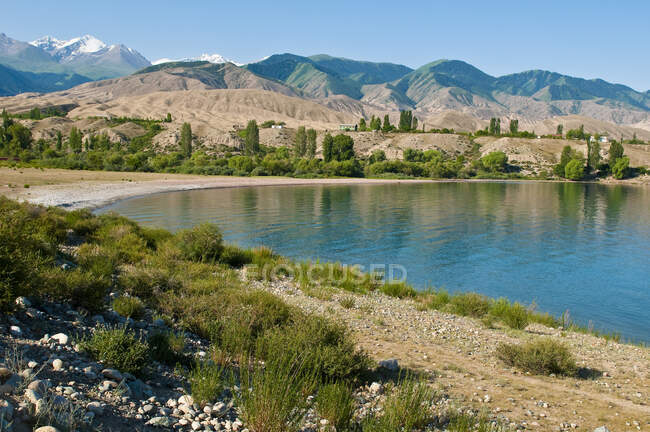 Asia centrale, Kirghizistan, provincia di Issyk Kul (Ysyk-K? l), il lago Issyk Kul culmina a 1.606 m sul livello del mare — Foto stock
