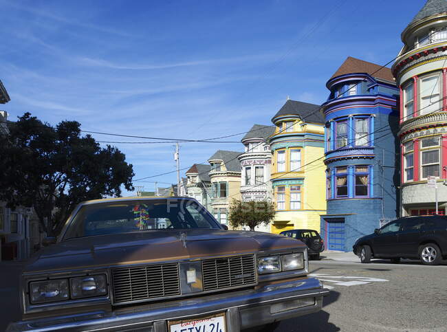 Estados Unidos, San Francisco, hermosas casas de estilo victoriano en Central Avenue, Haight-Ashbury - foto de stock