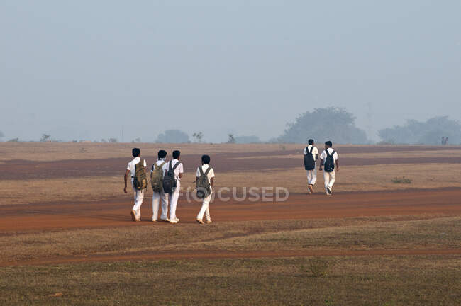 India, Chhattisgarh, High school students in the morning — Stock Photo