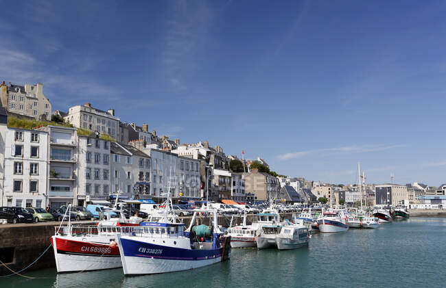 Francia, Normandía. Manche. Granville. El puerto pesquero. - foto de stock