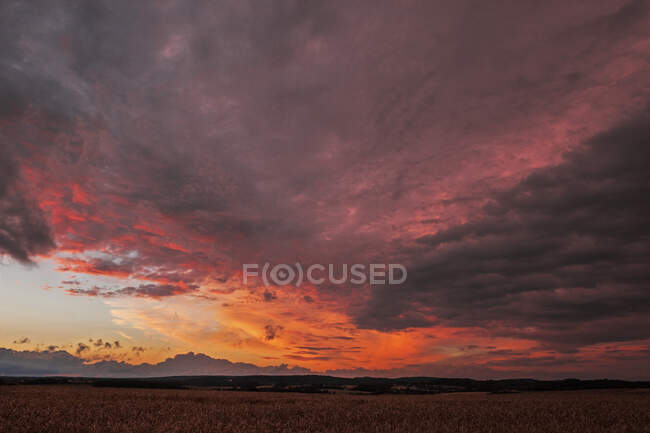 Frankreich, Mittelfrankreich, Sonnenuntergang — Stockfoto