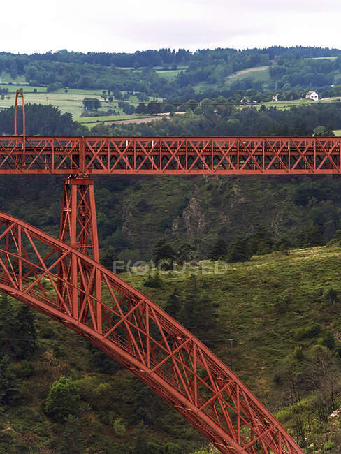 Francia, Centro de Francia, Viaducto de Garabit - foto de stock