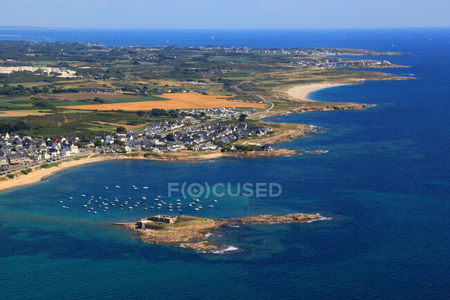 Francia, Bretaña, Morbihan. Vista aérea. Fort-Bloque. Ploemeur.. - foto de stock
