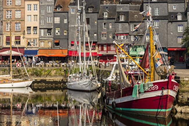 Ships in marina France, Normandy, Honfleur — Stock Photo