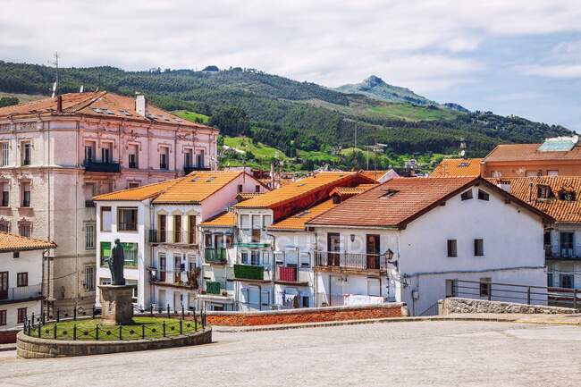 Traditionelle Häuser, Port castro Urdiales, Spanien — Stockfoto