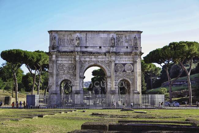 Арка Константина, Рим, Лацио, Италия — стоковое фото