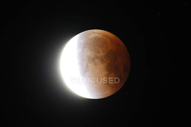 Marne. Regione di Esternay. Eclissi lunare totale del 28 settembre 2015. Immagine scattata dopo l'eclissi massima. — Foto stock