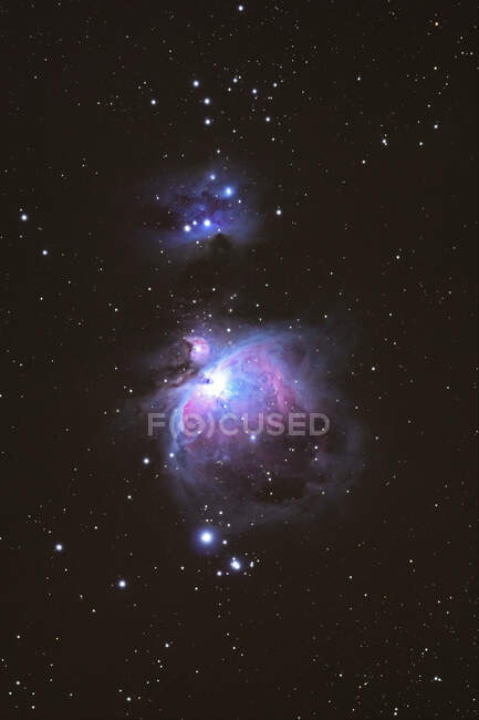 La Seine et la Marne. Grande nébuleuse d'Orion Messier 42 comme la vue dans un télescope amateur. — Photo de stock
