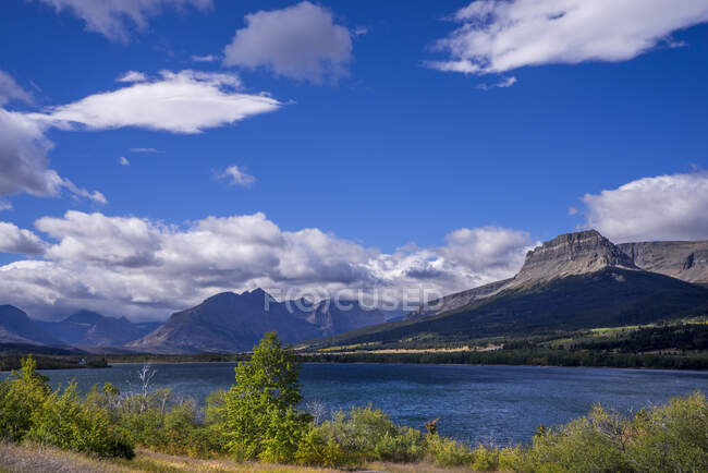 USA, Montana, Glacier National Park, Lower Saint Mary Lake, leste do Parque — Fotografia de Stock