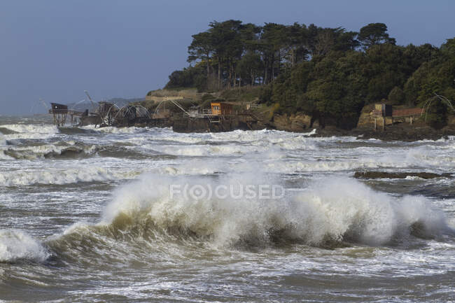 Франція, Порнік, штормове море. — стокове фото