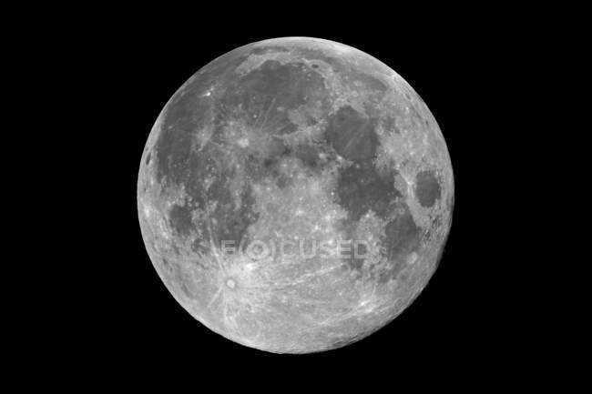 Seine et Marne. La pleine lune du 12 mars 2017 en haute résolution (ajout de 35 images pour le réaliser). — Photo de stock