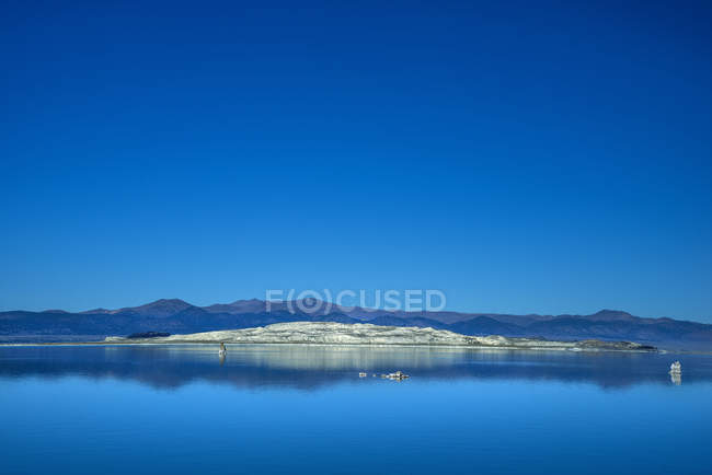Vue du lac Mono au crépuscule, Californie, USA — Photo de stock