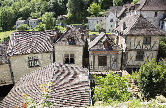 Saint Cirq Lapopie, Lot departamento, Languedoc-Rosellón, Midi-Pirineos, Francia - foto de stock