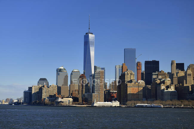 США, Нью-Йорк, Башня Свободы на Манхэттене до Гудзонова залива — стоковое фото