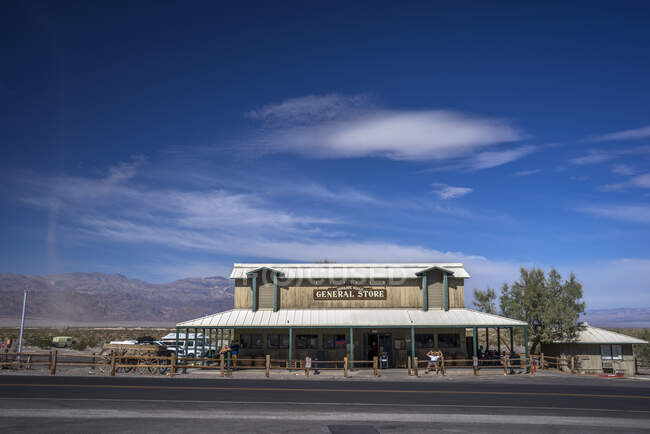 USA, California, Nevada, Death Valley,  Stovepipe Wells, General Store. — стокове фото