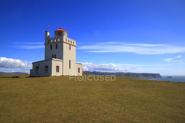 Islande, Vik, phare de Dyrholaey — Photo de stock