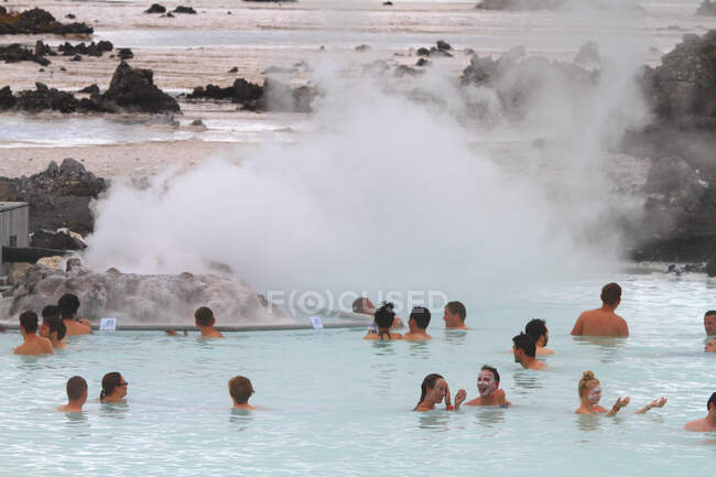 Banho térmico Blue Lagoon perto de Grindavik, Islândia — Fotografia de Stock