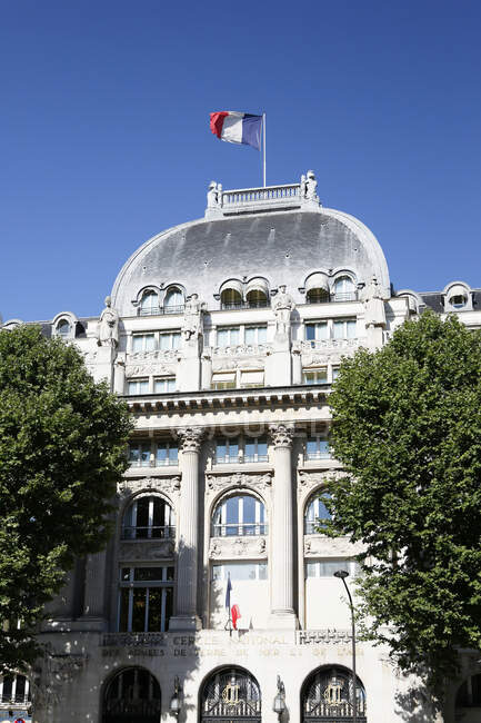 Paris. 8th district. Frontage of the national Circle of the land forces, Sea and Air. — Stock Photo