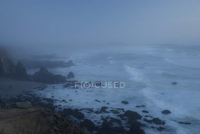Vista della nebbiosa Bodega Bay in tempesta, Contea di Sonoma, California, Stati Uniti d'America — Foto stock