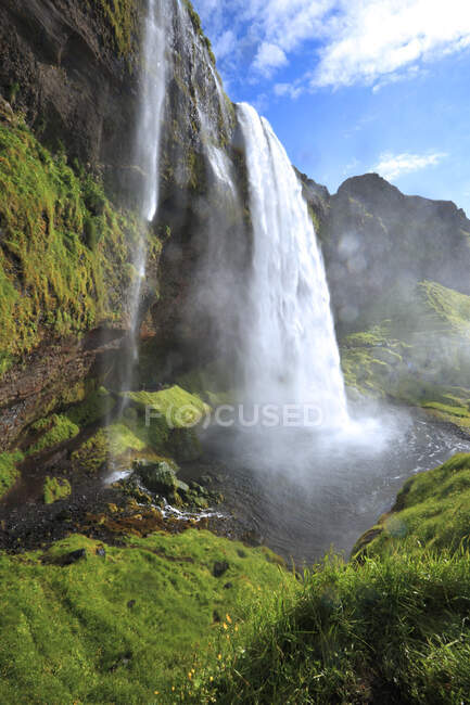 Islândia, Sudurland. Cachoeira Seljalandsfoss. — Fotografia de Stock