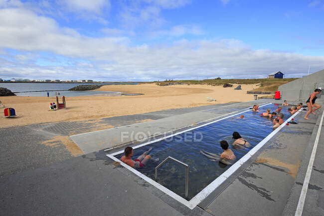 Iceland, Reykjavik, lNautholsvik beach. — Stock Photo