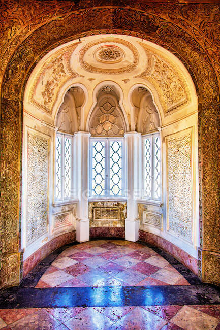 Arquitetura no interior do Palácio da Pena, Sintra, zona de Lisboa, Portugal — Fotografia de Stock